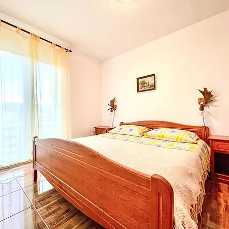 Apartmán Marino-1 By Interhome Povljana